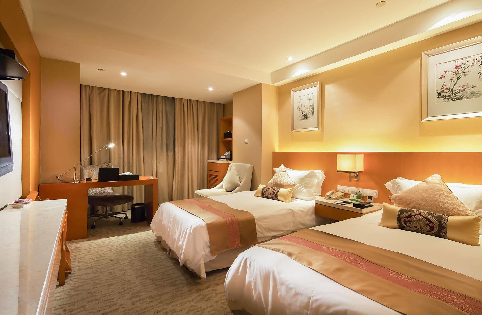 Landison Plaza International Hotel Zhenjiang  Exterior foto
